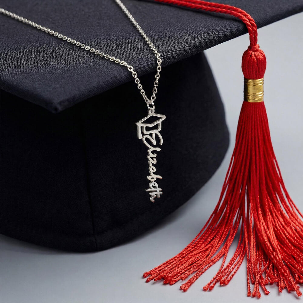 Custom Graduation Name Necklace – Personalized with Name & Cap Charm